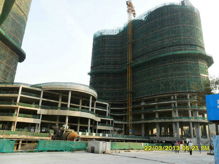 铂尔曼五星级酒店工地玻璃锌钢材阳台护栏