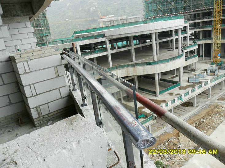 铂尔曼五星级酒店工地玻璃锌钢材阳台护栏