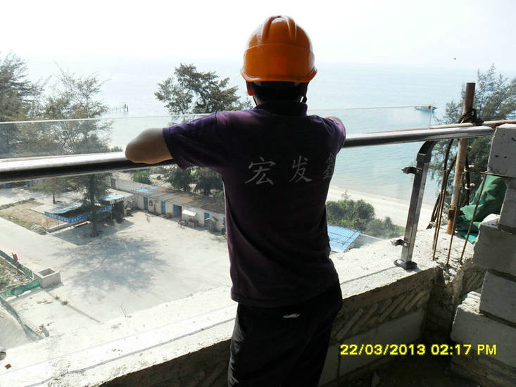 铂尔曼五星级酒店工地玻璃锌钢材阳台护栏