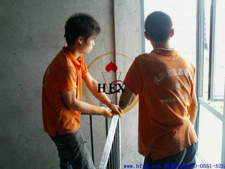 阳台护栏,楼梯扶手工程安装队现场安装图