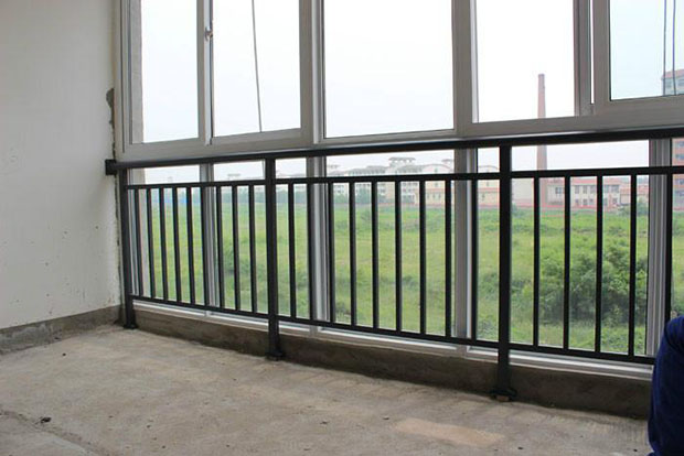 房地产飘窗锌钢护栏安装价格