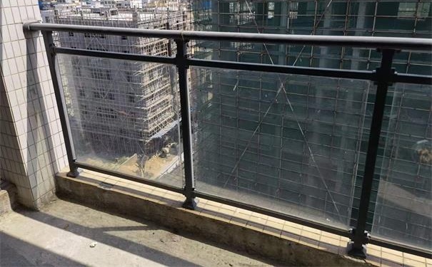 铝合金玻璃阳台护栏